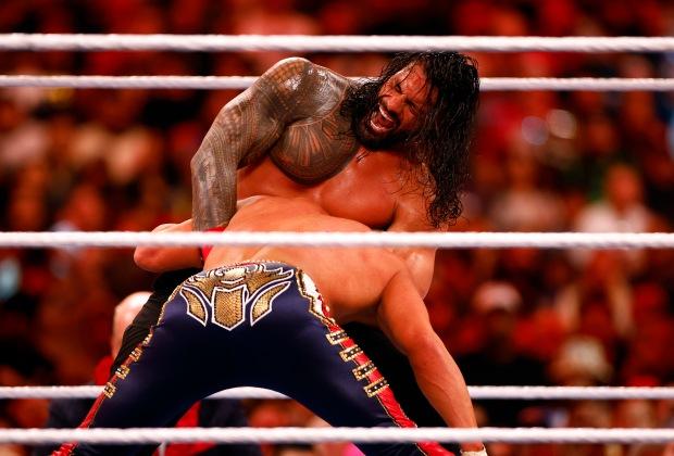 WrestleMania Night 2 结果：Roman Reigns 保留，Brock Lesnar 和 Ronda Rousey 高高在上，Shane McMahon 拙劣
