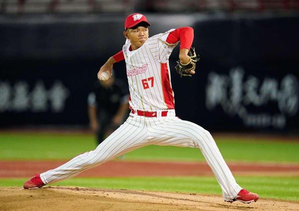 中职》曹祐齐5局6K无失分夺生涯首胜　辛苦爸爸曹竣崵：这时候他该睡觉了