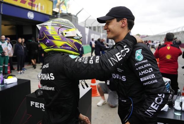 刘易斯·汉密尔顿和乔治·罗素在“梦想”澳大利亚大奖赛排位赛中梅赛德斯双眼震惊 F1 获胜