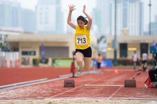 香港田径系列赛 周子雅3破女子三级跳U18纪录