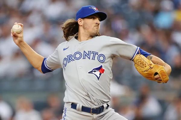 MLB》爽啖啤酒看队友上演逆转胜　蓝鸟高斯曼：得继续喝