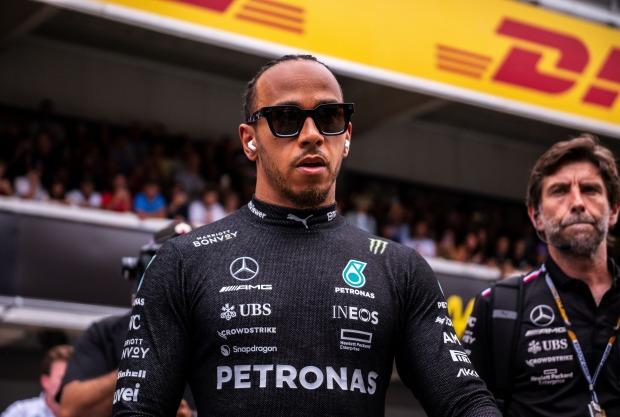 刘易斯·汉密尔顿令人惊讶的 F1 竞争对手感谢他在夏奇拉约会谣言中扮演丘比特
