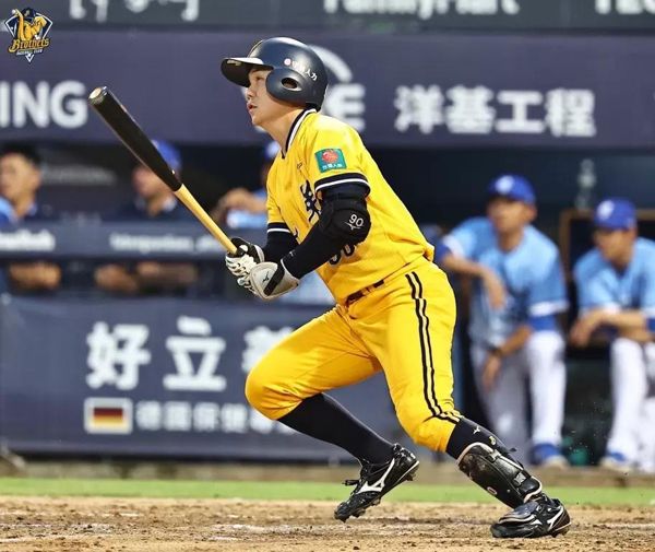 中职》江坤宇猛打、3打点率兄弟9连不败跃升第2名　富邦成首支淘汰队伍
