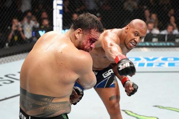 西里尔·加恩 (Ciryl Gane) 为成为法国综合格斗 (MMA) 的代言人感到“自豪”，因为他准备再次在巴黎 UFC 比赛中对阵谢尔盖·斯皮瓦克 (Sergey Spivak)