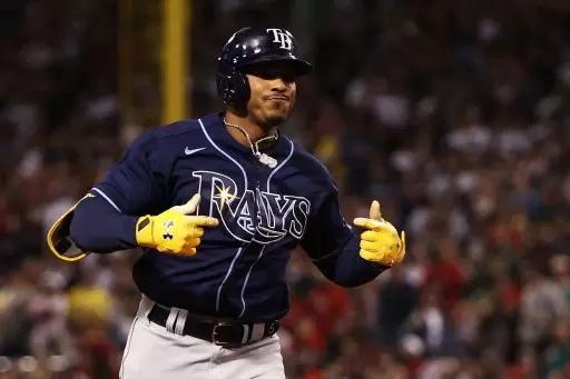MLB》怎么了？　光芒新生代球星「遭罚坐板凳」：至少2场