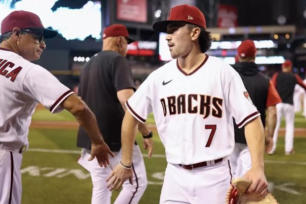 MLB》「卡仔」棒球生涯首支再见安　响尾蛇和道奇并列国西龙头