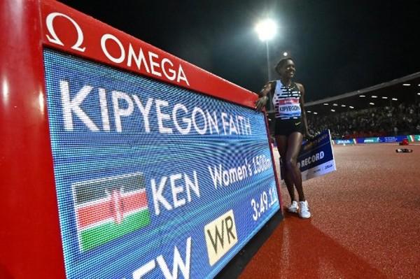 姬芙耶干破女子1500米跑世绩