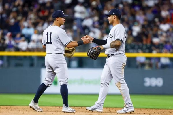 MLB》球迷闯入球场欲扑向洋基球员　总仔不屑：喝醉酒的蠢蛋
