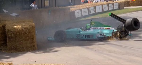 传奇 F1 赛车在古德伍德速度节上发生“非常离奇的事件”，遭受严重损坏