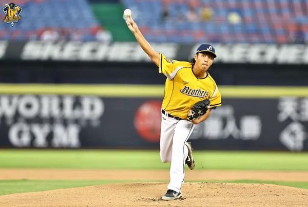 中职》江坤宇、许基宏本季首轰出炉　郑浩均优质先发成为本土最多胜
