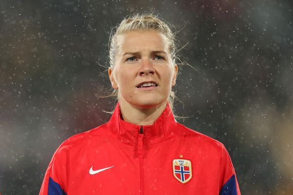 挪威球星阿达·赫格伯格在女足世界杯比赛前几秒离场，令队友们感到震惊