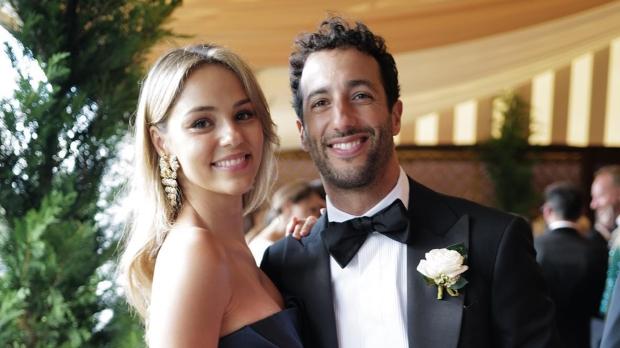 丹尼尔·里卡多 (Daniel Ricciardo) 打破了自己的性禁令，与迷人的 Wag 和前 F1 明星的女儿 – 并且在大奖赛中表现得更好