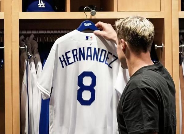 MLB》赫南德兹重返道奇穿8号　向「洛城老大」致敬！
