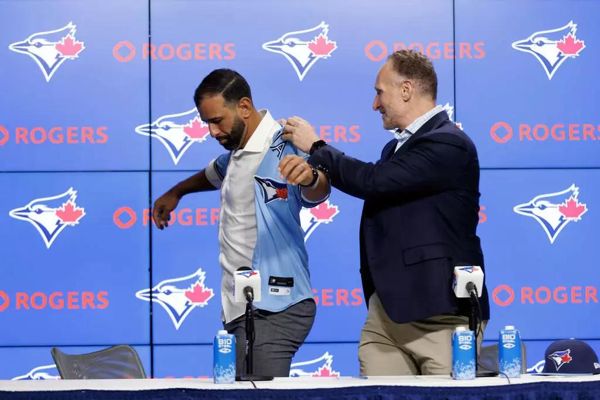 MLB》「包大人」与蓝鸟签约退休　惊天甩棒成为经典感觉好怪