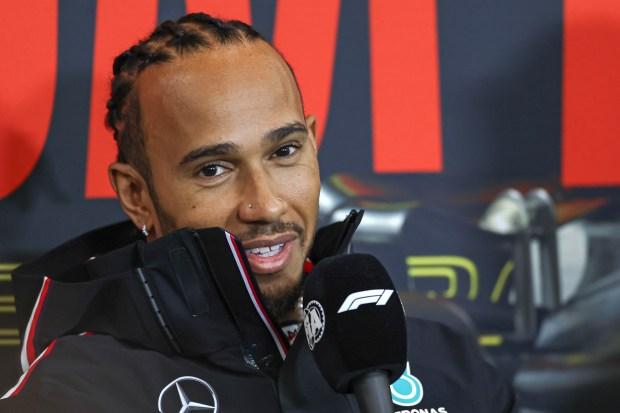 刘易斯·汉密尔顿 (Lewis Hamilton) 对 F1 赛季后半程做出预测，并预计发车位置会出现“变化”