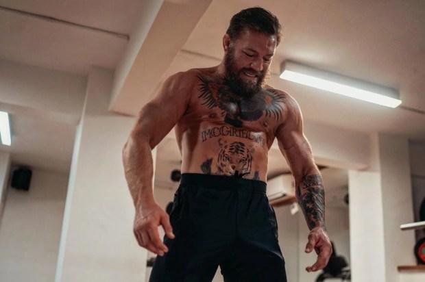 达纳·怀特 (Dana White) 宣布康纳·麦格雷戈 (Conor McGregor) 终于可以在 UFC 300 回归之前及时接受药物测试