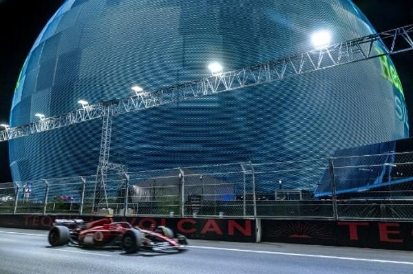 赌城办F1再闹笑话 练习赛8分钟腰斩