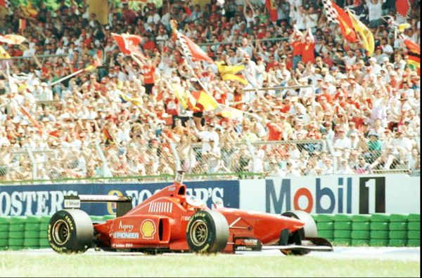 一名英国车手去世后，传奇场地废弃的 F1 赛道内被森林吞没