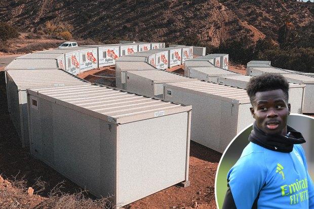 慷慨的阿森纳球星布卡约·萨卡帮助摩洛哥为数百名地震灾民建造了一个集装箱村