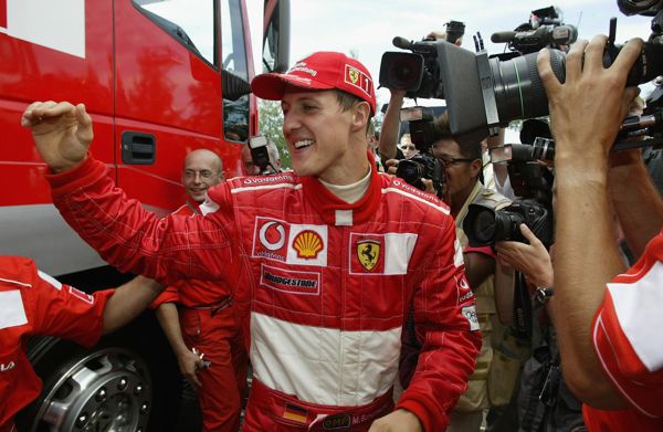 迈克尔·舒马赫 (Michael Schumacher) 的妻子科琳娜 (Corinna) 正在按照他的意愿经营家庭，但 F1 好友表示，他留下了巨大的空白