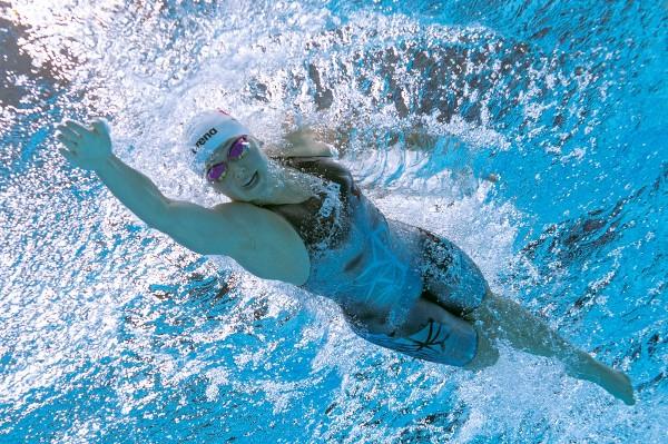美国公开泳赛 何诗蓓400米自夺铜
