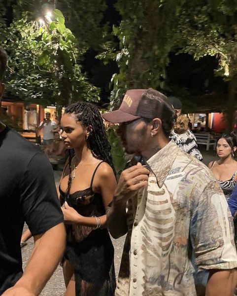 刘易斯·汉密尔顿 (Lewis Hamilton) 在“夏奇拉恋情”后与坎耶·维斯特 (Kanye West) 的前模特朱莉安娜·纳鲁 (Juliana Nalu) 举行派对，引发了新的约会谣言