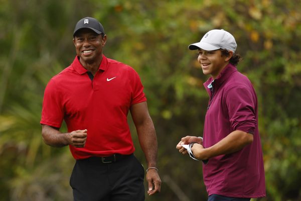 泰格·伍兹 (Tiger Woods) 15 岁的儿子查理 (Charlie) 正在参加资格预审，力争与罗里·麦克罗伊 (Rory McIlroy) 一起参加大型 PGA 巡回赛赛事