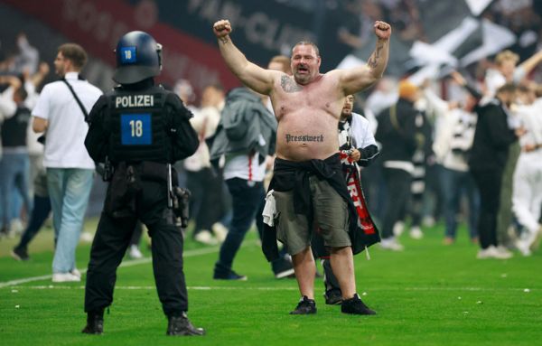 担心在暗网上安排斗殴的足球流氓“极端分子”会在欧洲杯上引发混乱，并在酒吧里针对英格兰球迷