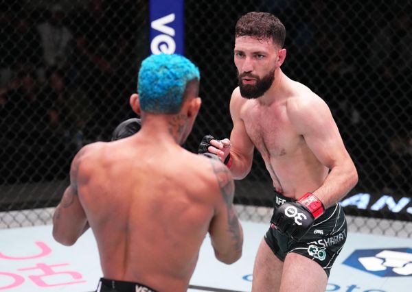我的最后一个 UFC 对手在声称我踢了他的球并伤害了他后退出了——他想退出，贾维德·巴沙拉特说