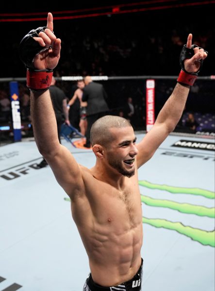 穆罕默德·莫卡耶夫坚称，UFC“如果愿意的话”会让他打破乔恩·琼斯的纪录，因为他猛烈抨击了潘托哈对阵埃尔切格的比赛