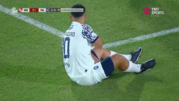 塞尔吉奥·阿奎罗在足球回归10分钟后因心脏恐慌而肩膀突然脱出，曼城传奇人物戏弄复出