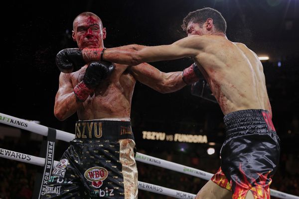 拳击偶像之子遭受恐怖割伤后，蒂姆·茨尤 (Tim Tszyu) 惨遭塞巴斯蒂安·芬多拉 (Sebastian Fundora) 惨遭“血洗”