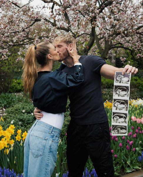 洛根·保罗 (Logan Paul) 和模特未婚妻尼娜·阿格戴尔 (Nina Agdal) 宣布将成为父亲，宣布温馨消息