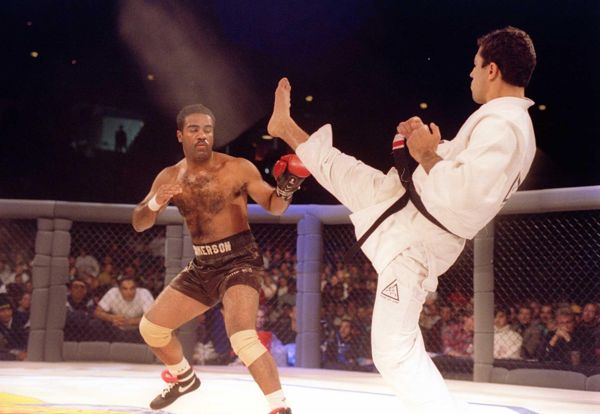 艺术“一只手套”吉默森去世，享年 60 岁：UFC 传奇人物去世，享年第一张牌