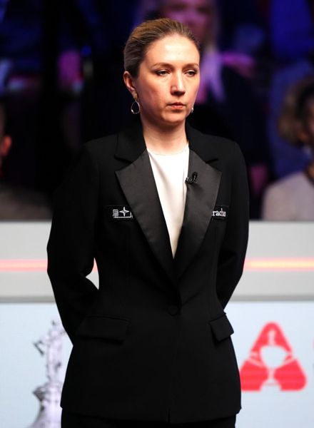 塔蒂亚娜·伍拉斯顿 (Tatiana Woollaston) 是一位斯诺克裁判，她曾因与顶级职业选手结婚而骂明星的 X 级咆哮