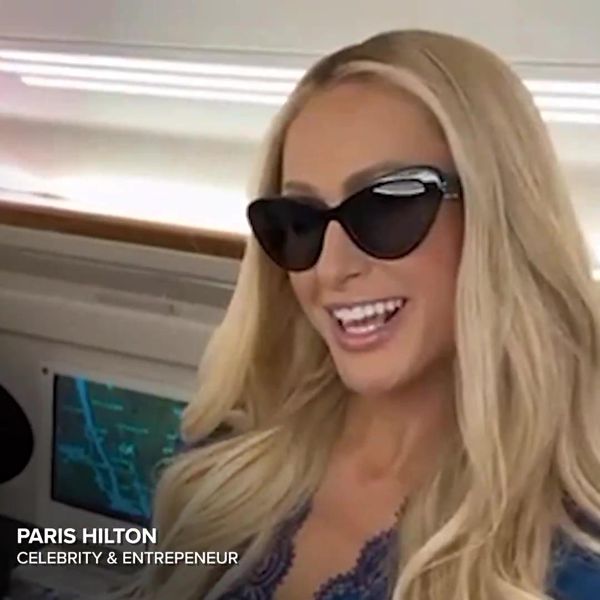 帕丽斯·希尔顿 (Paris Hilton) 与好莱坞一线明星和飞镖偶像一起向利兹联队冠军附加赛发出奇异的祝愿