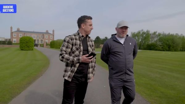 曼联传奇人物韦恩·鲁尼展示了价值 2000 万英镑的“莫里森豪宅”风景如画的场地，包括钓鱼湖和桥梁