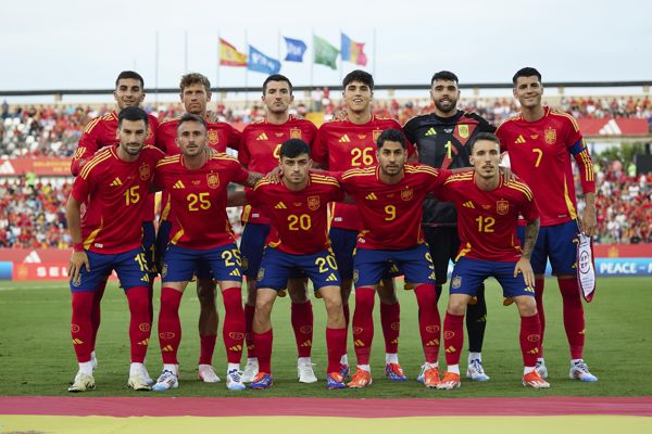 西班牙 2024 年欧洲杯阵容、对阵克罗地亚的预测阵容、最新赔率和明星球员