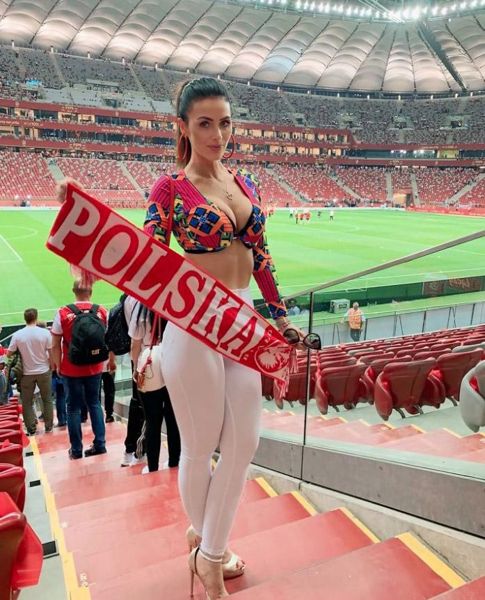 波兰最炙手可热的球迷“欧洲小姐”透露了对英格兰荣耀的厚望——以及她最喜欢的三狮军团球星