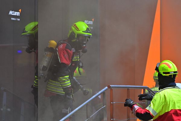 西班牙大奖赛紧急救援人员火力全开，迈凯伦接待套房在“厨房起火”后被疏散