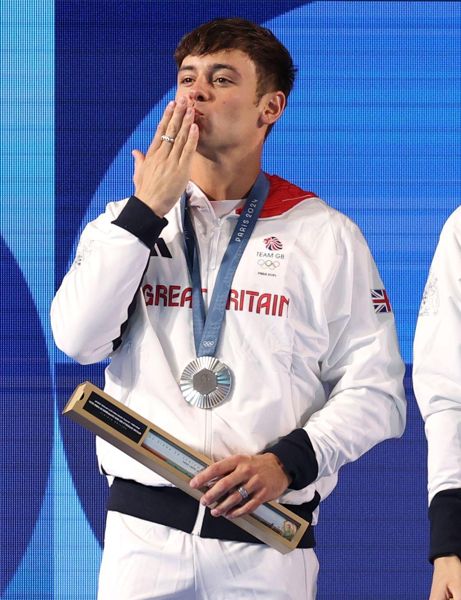 汤姆·戴利 (Tom Daley) 透露了儿子对他的情感恳求，罕见的孩子和丈夫在巴黎奥运会上为他加油