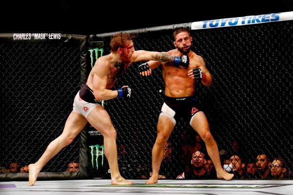UFC明星冷落康纳·麦格雷戈，因为他揭露了最艰难的战斗，这让他“血淋淋”