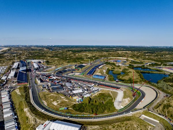 由于政府声称“这是禁止的”，由于严格的规定，F1车队被迫为荷兰大奖赛更改名称