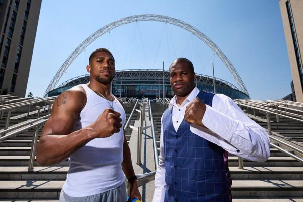 观看由盖·里奇 (Guy Ritchie) 执导的精彩安东尼·约书亚 (Anthony Joshua) 对阵丹尼尔·杜布瓦 (Daniel Dubois) 的宣传视频，球迷称其为“永恒之作”