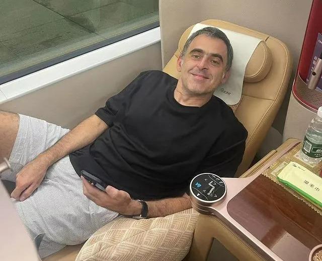 罗尼·奥沙利文在分享上海赛车经历和“生活照片转储”时表示“活着真好”