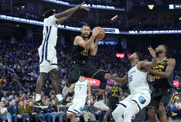 格连两技犯离场 勇士NBA杯仍两连胜