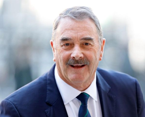 F1 传奇人物奈杰尔·曼塞尔 (Nigel Mansell) 揭示刘易斯·汉密尔顿 (Lewis Hamilton) 为何能随法拉利赢得第八个世界冠军