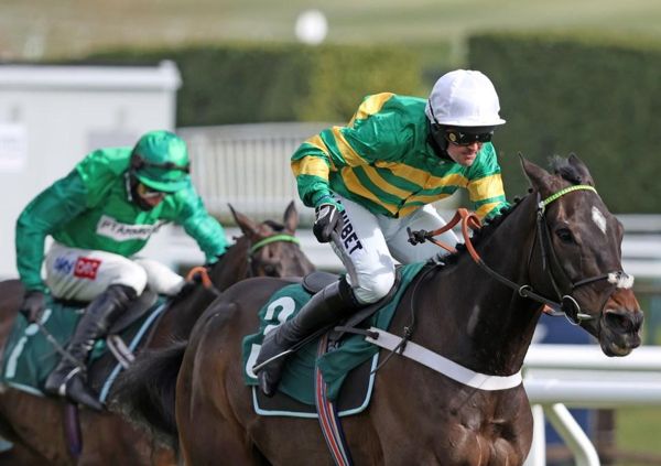 您认为您是赛车风衣吗？然后通过 Sun Racing 史诗般的圣诞测验来证明这一点