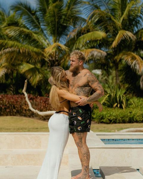 杰克·保罗 (Jake Paul) 的女友朱塔·莱尔丹 (Jutta Leerdam) 分享了令人惊叹的照片，祝愿“世界上最勤奋的工人”28 岁生日快乐