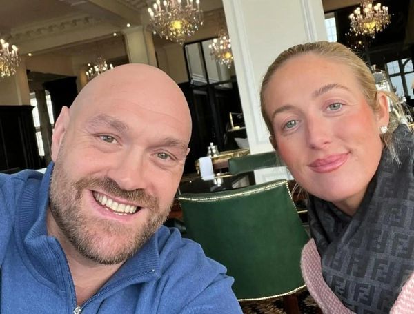 泰森·弗里（Tyson Fury）和巴黎（Paris）在苏格兰的豪华特朗普酒店（Luxury Trump Hotel）享受浪漫的周末，因为拳击手喜欢退休
